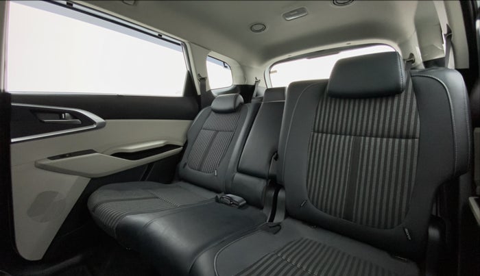 2022 KIA CARENS PRESTIGE PLUS 1.4G DCT 7STR, Petrol, Automatic, 1,486 km, Reclining Back Row Seats