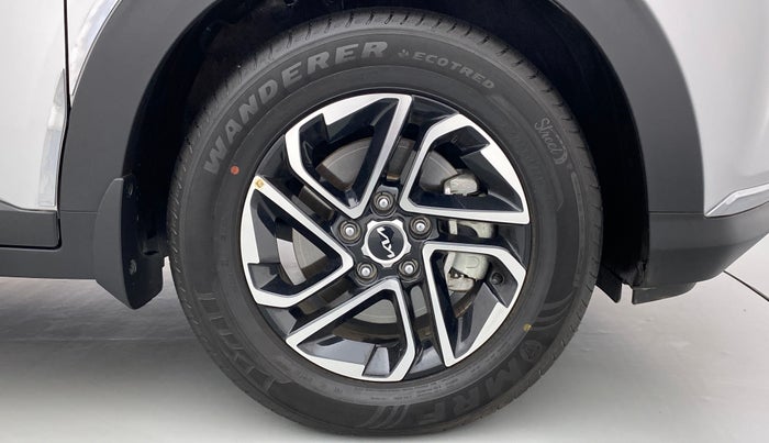 2022 KIA CARENS PRESTIGE PLUS 1.4G DCT 7STR, Petrol, Automatic, 1,486 km, Right Front Wheel