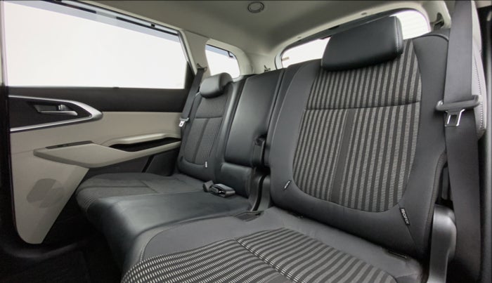 2022 KIA CARENS PRESTIGE PLUS 1.4G DCT 7STR, Petrol, Automatic, 1,486 km, Right Side Rear Door Cabin