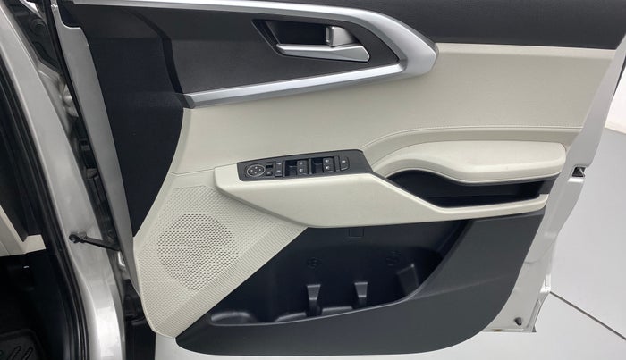 2022 KIA CARENS PRESTIGE PLUS 1.4G DCT 7STR, Petrol, Automatic, 1,486 km, Driver Side Door Panels Control