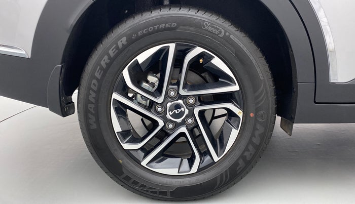 2022 KIA CARENS PRESTIGE PLUS 1.4G DCT 7STR, Petrol, Automatic, 1,486 km, Right Rear Wheel