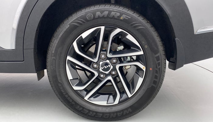 2022 KIA CARENS PRESTIGE PLUS 1.4G DCT 7STR, Petrol, Automatic, 1,486 km, Left Rear Wheel