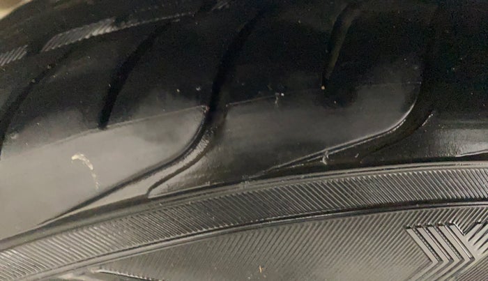 2015 Ford Figo Aspire TREND 1.2 PETROL, Petrol, Manual, 48,773 km, Right Rear Tyre Tread