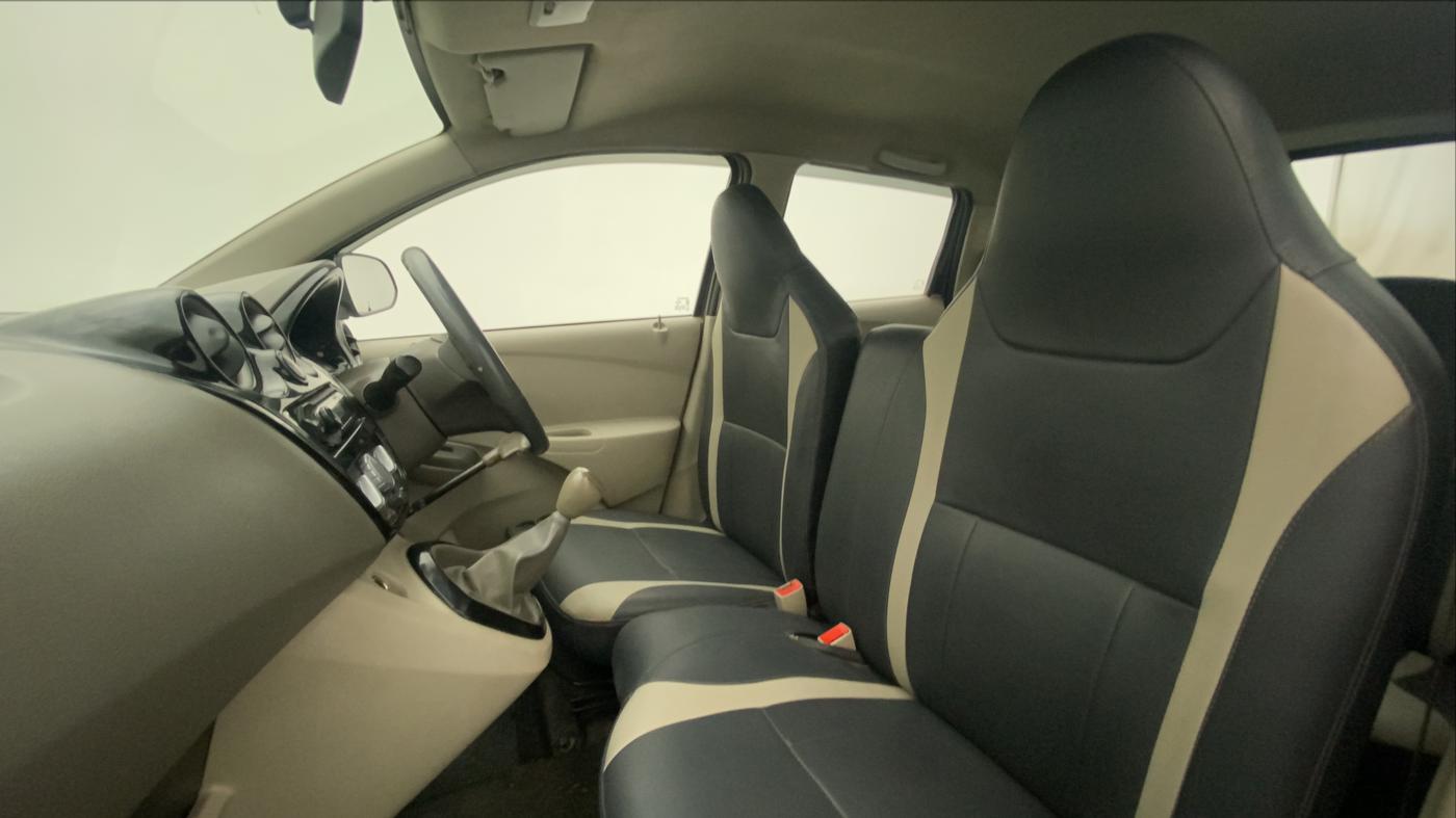 2015 Datsun Go T, Petrol, Manual, 59,716 km, Right Side Front Door Cabin