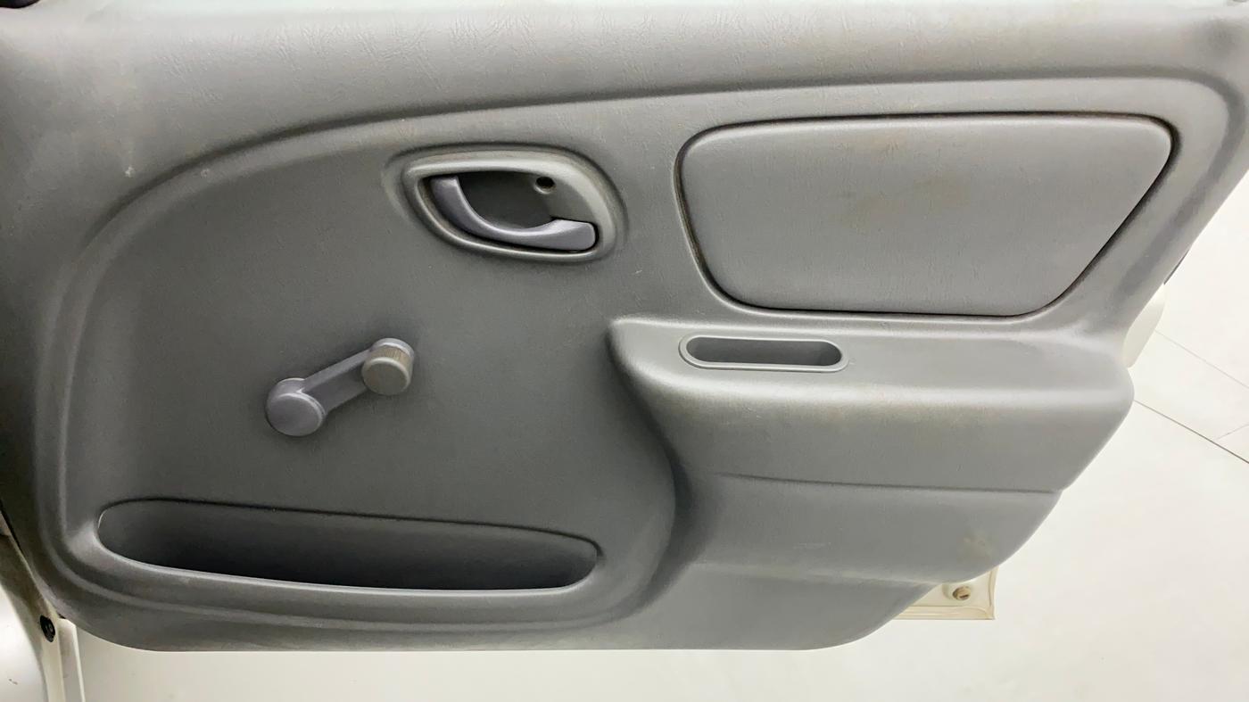 2009 Maruti Alto LXI, Petrol, Manual, 25,627 km, Driver Side Door Panels Control