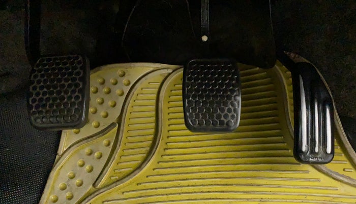 2009 Maruti Alto LXI, Petrol, Manual, 25,627 km, Pedals