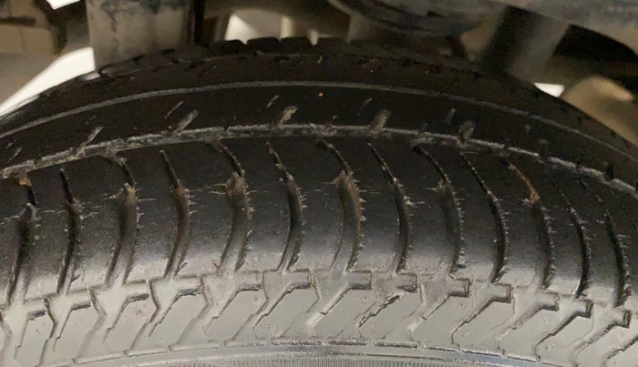 2015 Maruti Alto K10 VXI, Petrol, Manual, 38,593 km, Right Rear Tyre Tread