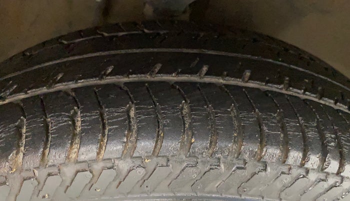 2015 Maruti Alto K10 VXI, Petrol, Manual, 38,593 km, Right Front Tyre Tread