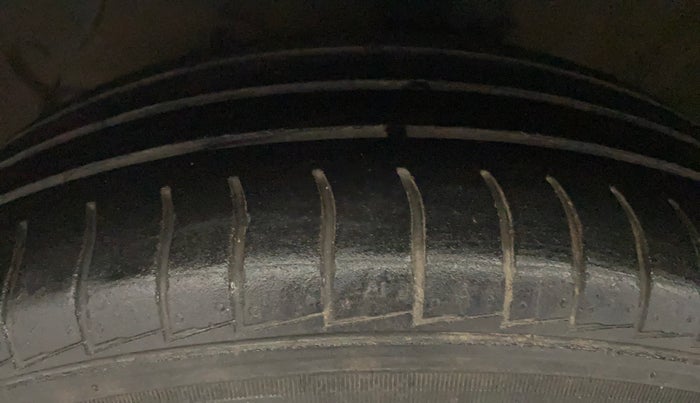 2014 Hyundai Xcent S (O) 1.2, Petrol, Manual, 94,087 km, Left Front Tyre Tread