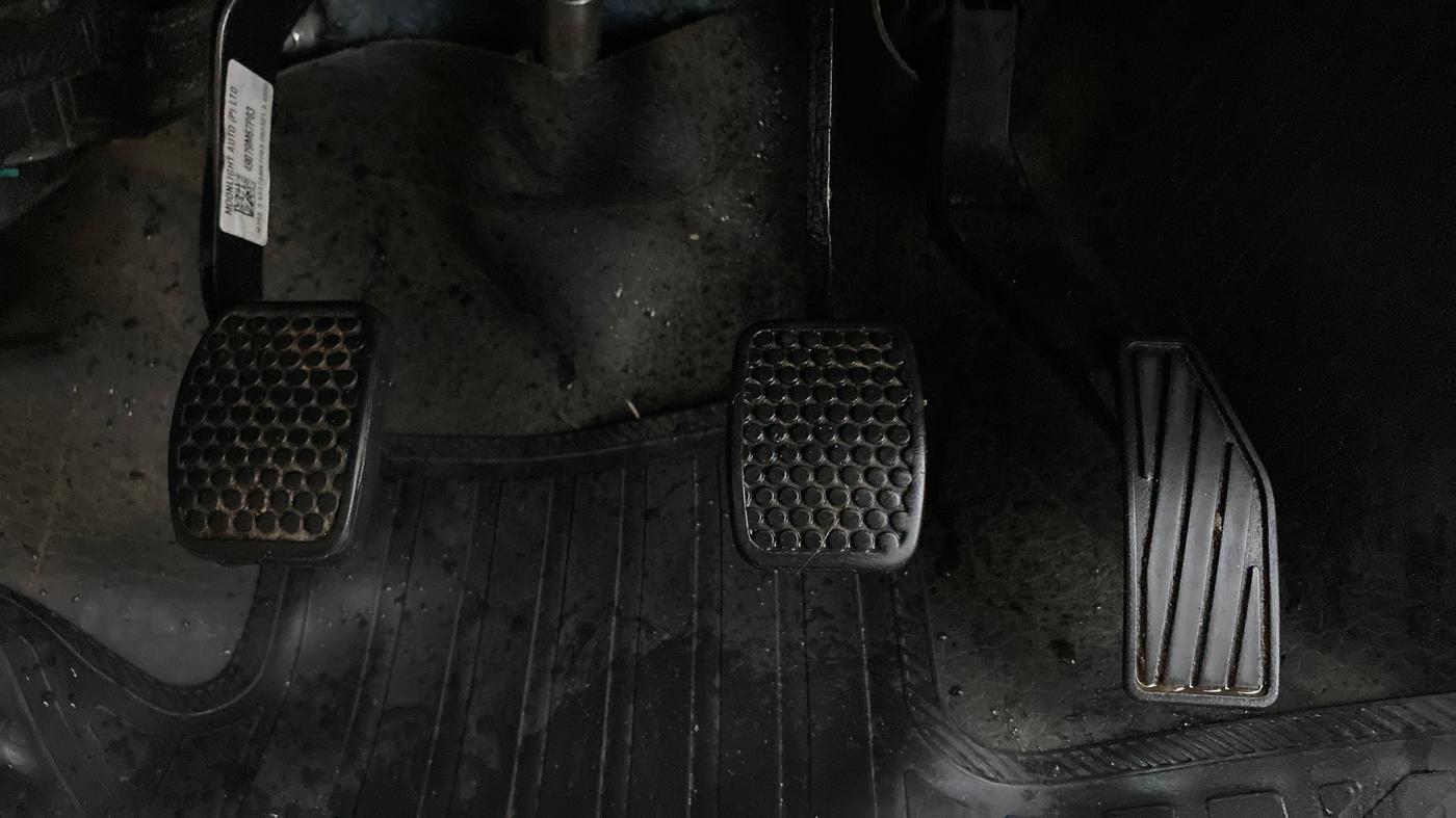 2021 Maruti Alto VXI, Petrol, Manual, 23,858 km, Pedals