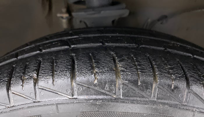 2021 Maruti Alto VXI, Petrol, Manual, 23,858 km, Right Front Tyre Tread