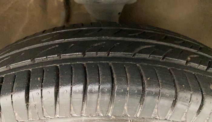 2017 Maruti Alto 800 LXI, Petrol, Manual, 71,958 km, Right Front Tyre Tread