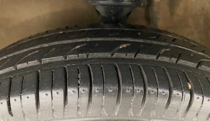 2017 Maruti Alto 800 LXI, Petrol, Manual, 71,958 km, Left Front Tyre Tread