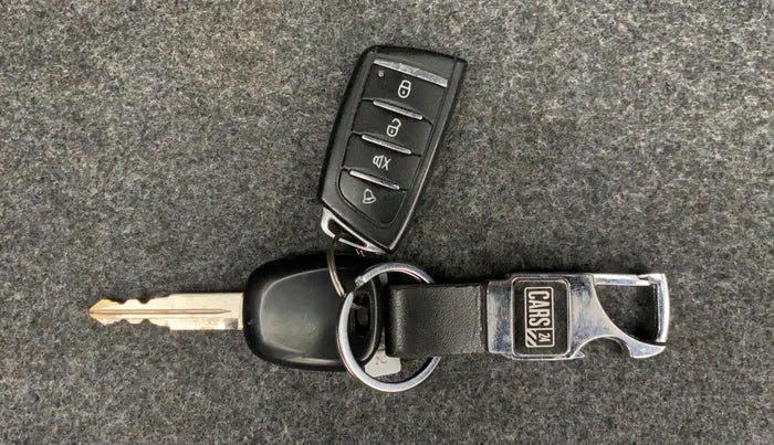 2017 Maruti Alto 800 LXI, Petrol, Manual, 71,958 km, Key Close Up