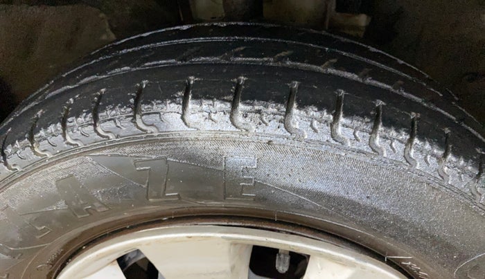 2016 Renault Kwid RXT 0.8, Petrol, Manual, 71,643 km, Right Front Tyre Tread