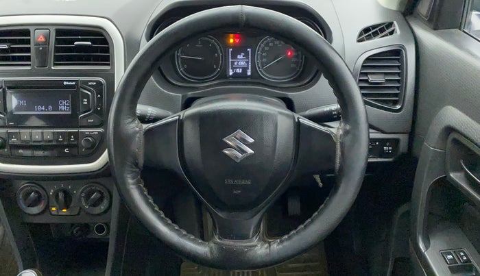 2017 Maruti Vitara Brezza VDI (O), Diesel, Manual, 1,21,082 km, Steering Wheel Close Up