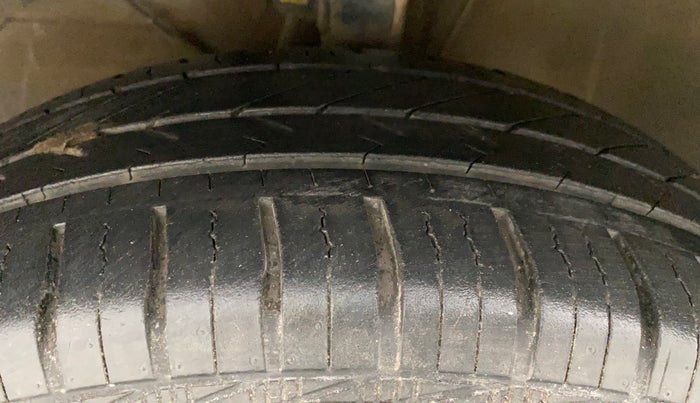 2017 Maruti Dzire VXI, Petrol, Manual, 89,533 km, Left Front Tyre Tread