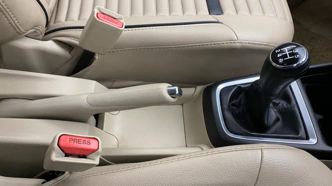 2017 Maruti Dzire VXI, Petrol, Manual, 89,533 km, Gear Lever