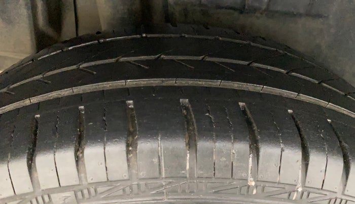 2017 Maruti Dzire VXI, Petrol, Manual, 89,533 km, Right Rear Tyre Tread
