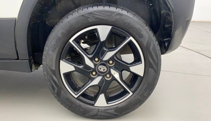 2022 Tata PUNCH CREATIVE AMT 1.2 RTN DUAL TONE, Petrol, Automatic, 18,456 km, Left Rear Wheel