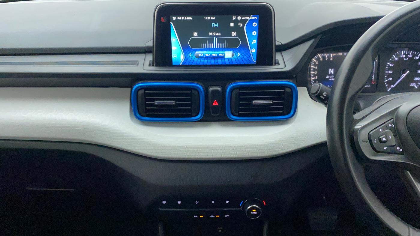 2022 Tata PUNCH CREATIVE AMT 1.2 RTN DUAL TONE, Petrol, Automatic, 18,456 km, Air Conditioner