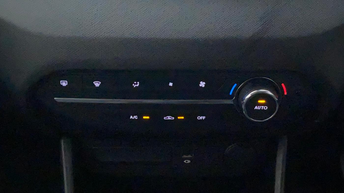2022 Tata PUNCH CREATIVE AMT 1.2 RTN DUAL TONE, Petrol, Automatic, 18,456 km, Automatic Climate Control