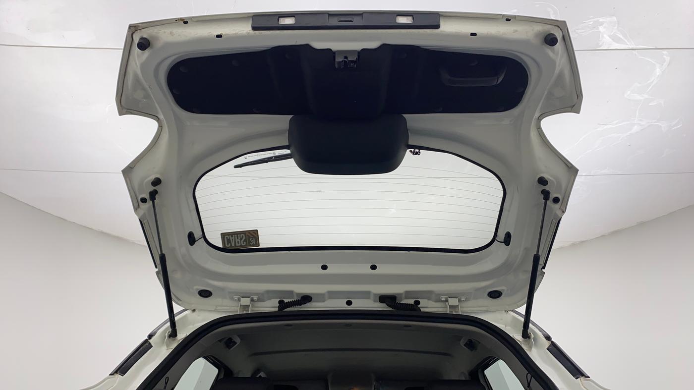 2022 Tata PUNCH CREATIVE AMT 1.2 RTN DUAL TONE, Petrol, Automatic, 18,456 km, Boot Door Open