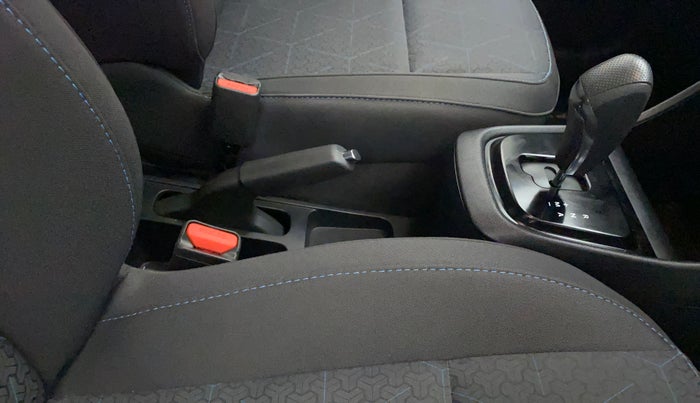2022 Tata PUNCH CREATIVE AMT 1.2 RTN DUAL TONE, Petrol, Automatic, 18,456 km, Gear Lever