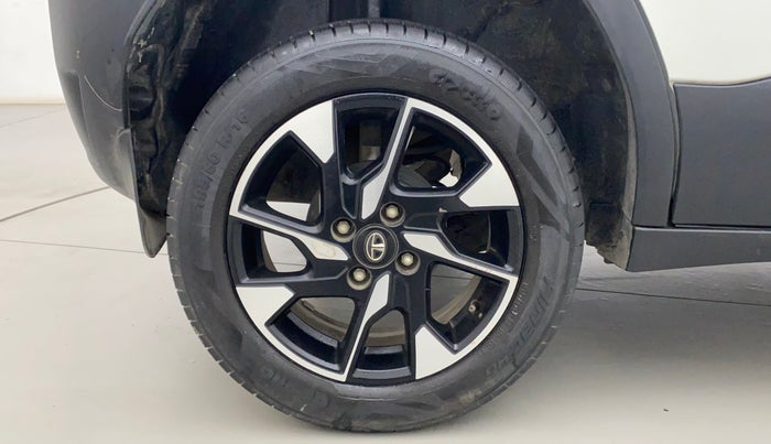2022 Tata PUNCH CREATIVE AMT 1.2 RTN DUAL TONE, Petrol, Automatic, 18,456 km, Right Rear Wheel