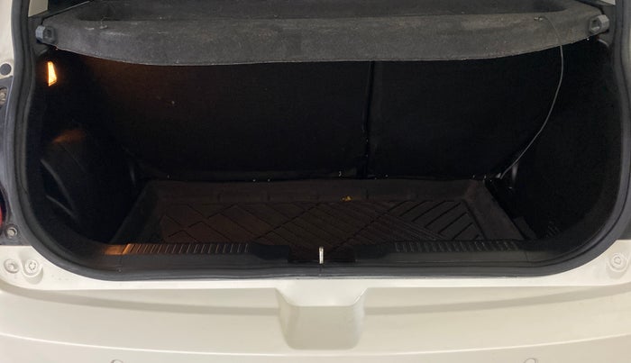 2021 Maruti Swift ZXI, Petrol, Manual, 26,404 km, Boot Inside