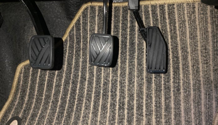 2021 Maruti Swift ZXI, Petrol, Manual, 26,404 km, Pedals