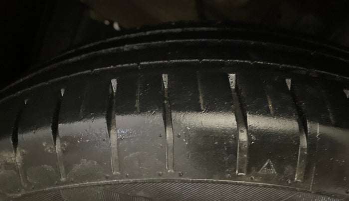 2021 Maruti Swift ZXI, Petrol, Manual, 26,404 km, Left Front Tyre Tread