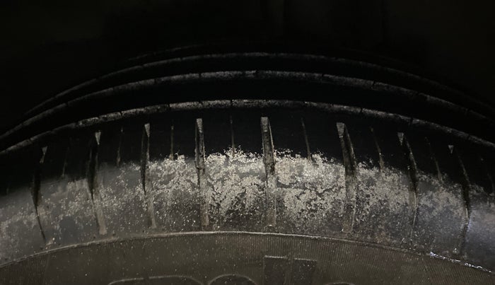 2021 Maruti Swift ZXI, Petrol, Manual, 26,404 km, Left Rear Tyre Tread