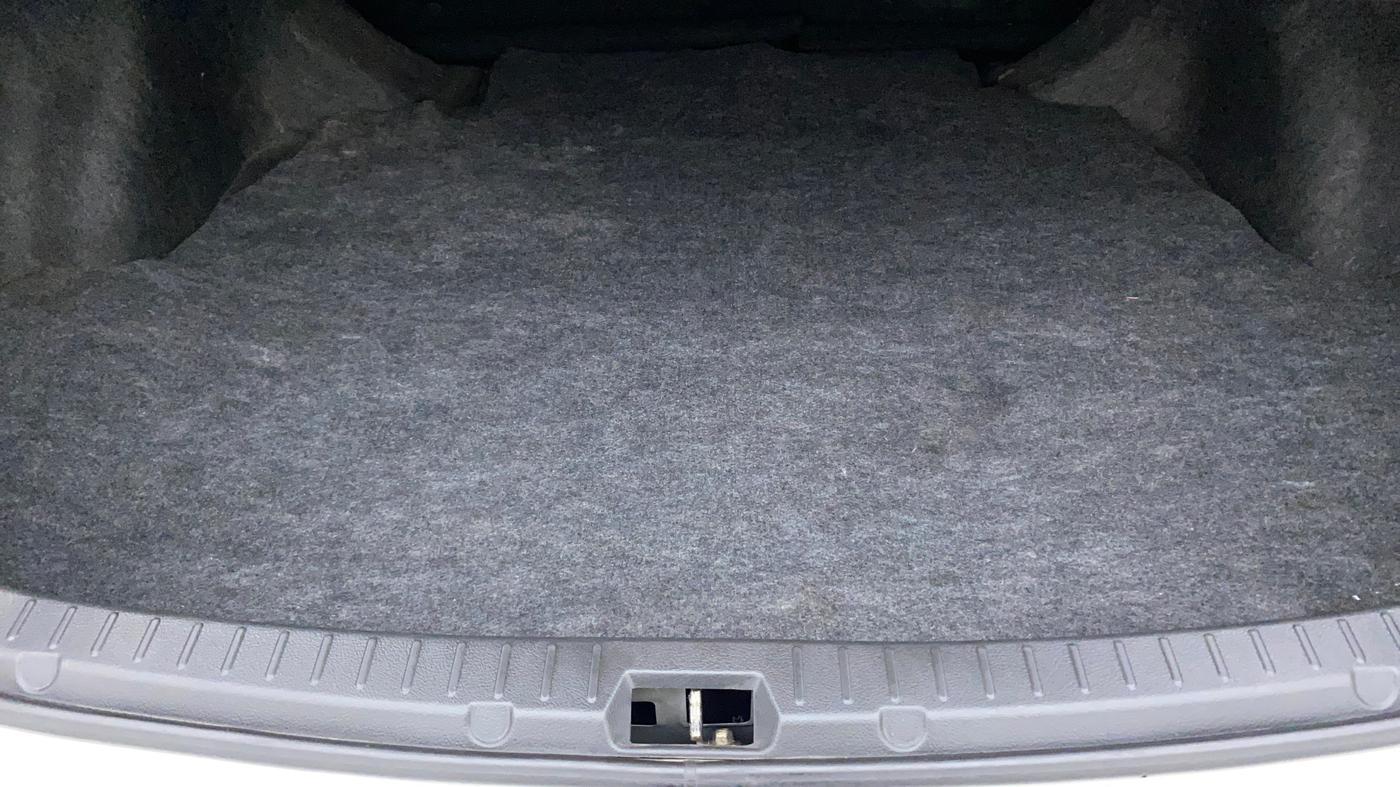 2011 Toyota Corolla Altis G PETROL, Petrol, Manual, 70,565 km, Boot Inside