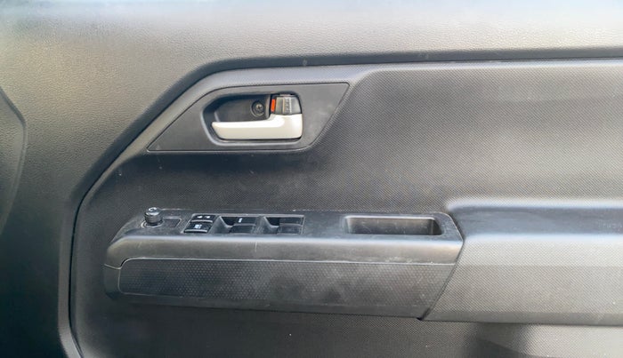 2019 Maruti New Wagon-R VXI 1.0, Petrol, Manual, 39,005 km, Driver Side Door Panels Control