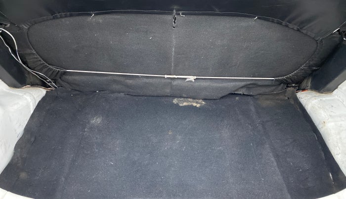 2014 Hyundai Eon ERA PLUS, Petrol, Manual, 73,587 km, Boot Inside