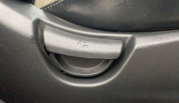 2020 Hyundai Grand i10 SPORTZ 1.2 KAPPA VTVT, Petrol, Manual, 26,835 km, Driver Side Adjustment Panel