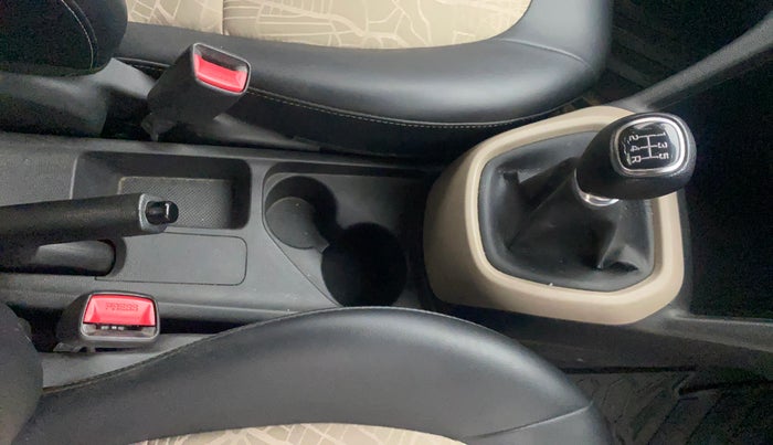 2020 Hyundai Grand i10 SPORTZ 1.2 KAPPA VTVT, Petrol, Manual, 26,835 km, Gear Lever