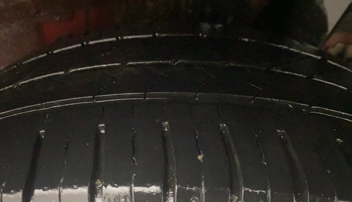 2020 Hyundai Grand i10 SPORTZ 1.2 KAPPA VTVT, Petrol, Manual, 26,835 km, Left Rear Tyre Tread