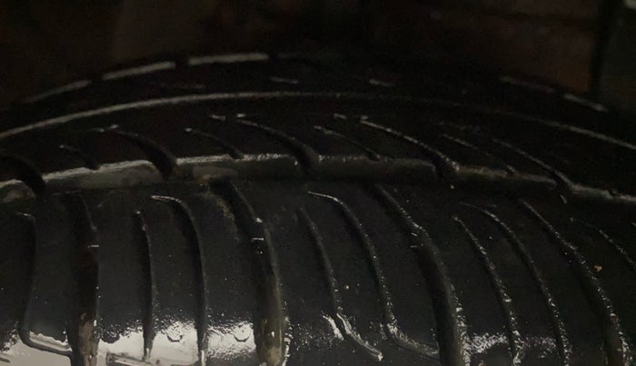 2020 Hyundai Grand i10 SPORTZ 1.2 KAPPA VTVT, Petrol, Manual, 26,835 km, Right Front Tyre Tread