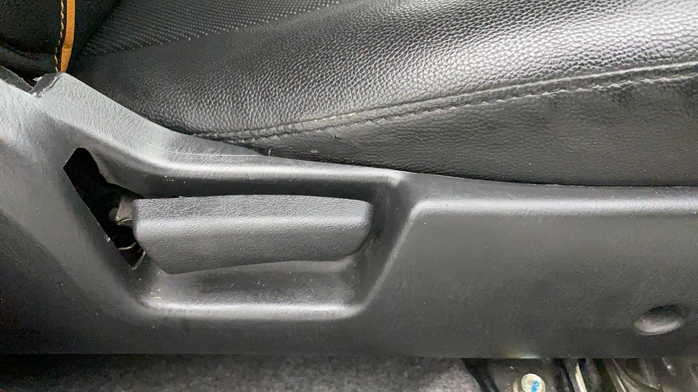 2019 Maruti Alto LXI CNG, CNG, Manual, 55,871 km, Driver Side Adjustment Panel