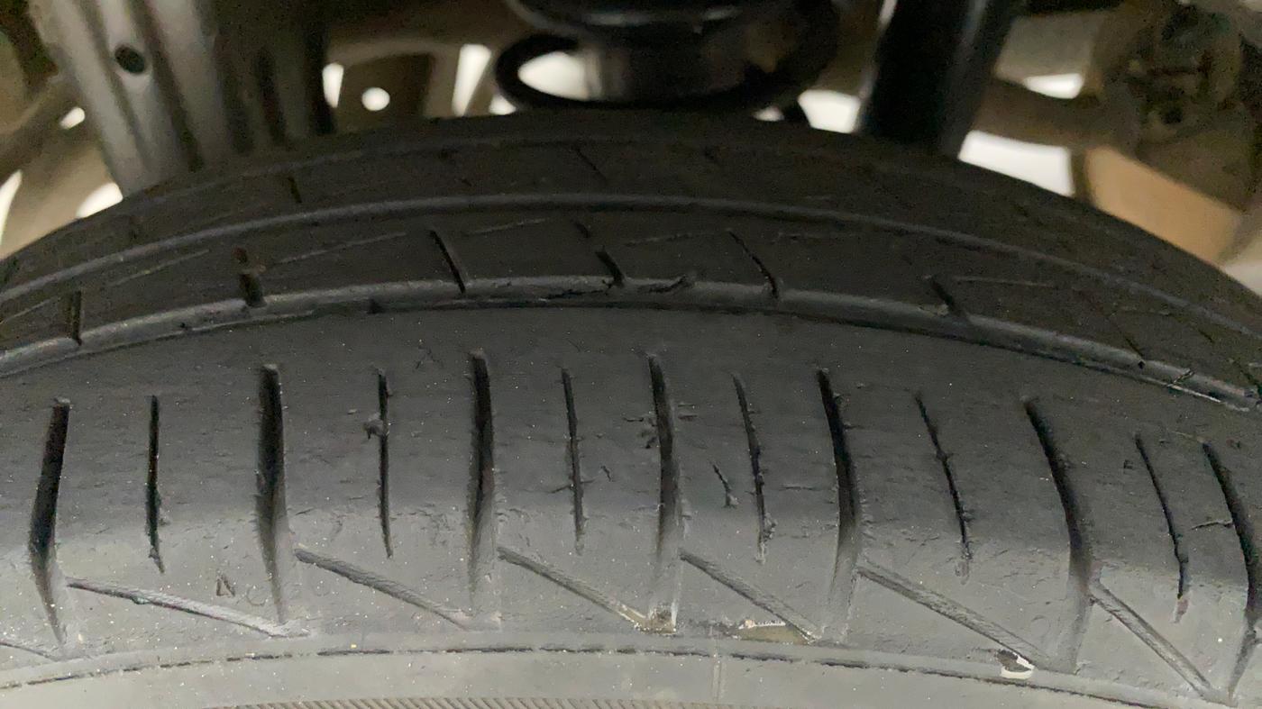 2019 Maruti Alto LXI CNG, CNG, Manual, 55,871 km, Right Rear Tyre Tread