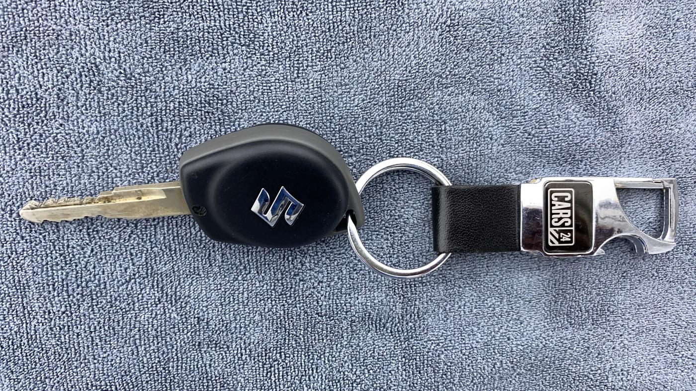 2017 Maruti Dzire VXI, Petrol, Manual, 22,106 km, Key Close Up