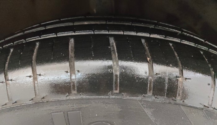 2017 Maruti Dzire ZXI AMT, Petrol, Automatic, 41,975 km, Right Front Tyre Tread