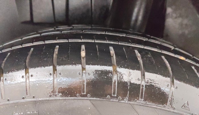 2017 Maruti Dzire ZXI AMT, Petrol, Automatic, 41,975 km, Left Rear Tyre Tread
