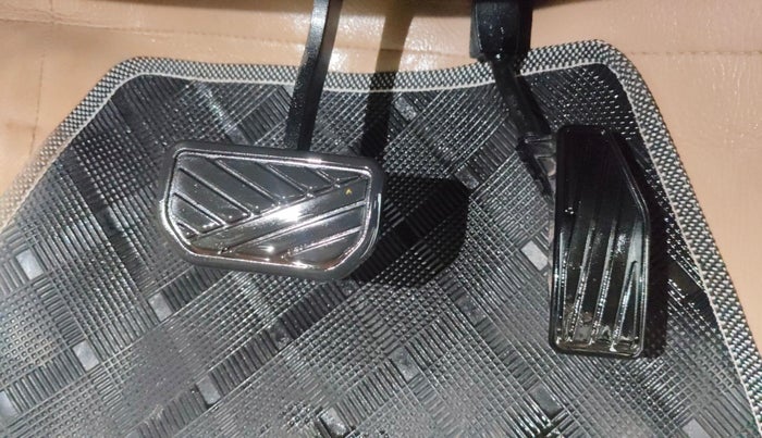 2017 Maruti Dzire ZXI AMT, Petrol, Automatic, 41,975 km, Pedals