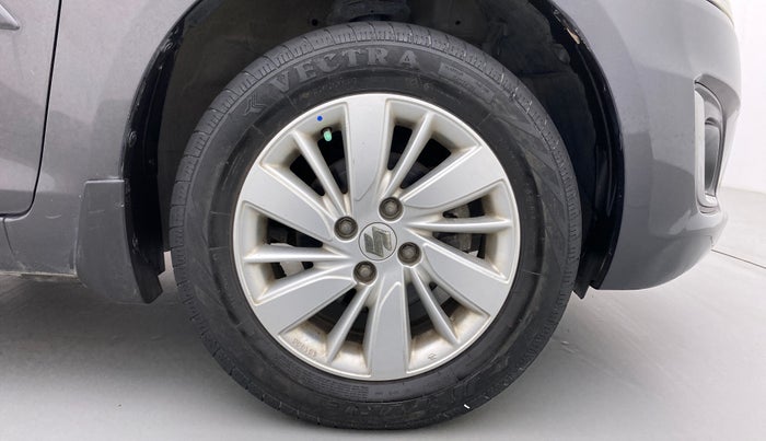2016 Maruti Swift ZXI D, Petrol, Manual, 51,933 km, Right Front Wheel