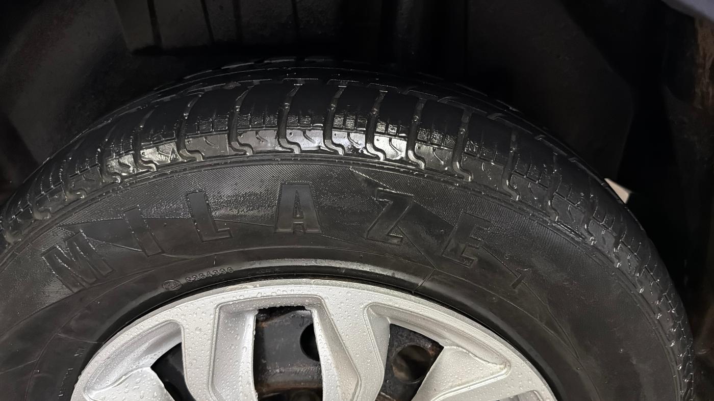 2017 Maruti Dzire VXI, Petrol, Manual, 1,16,292 km, Left Rear Tyre Tread