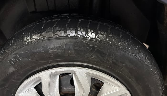 2017 Maruti Dzire VXI, Petrol, Manual, 1,16,245 km, Left Rear Tyre Tread
