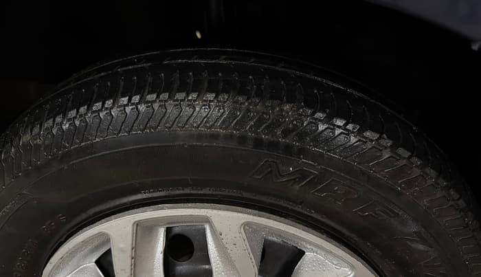 2017 Maruti Dzire VXI, Petrol, Manual, 1,16,245 km, Right Front Tyre Tread